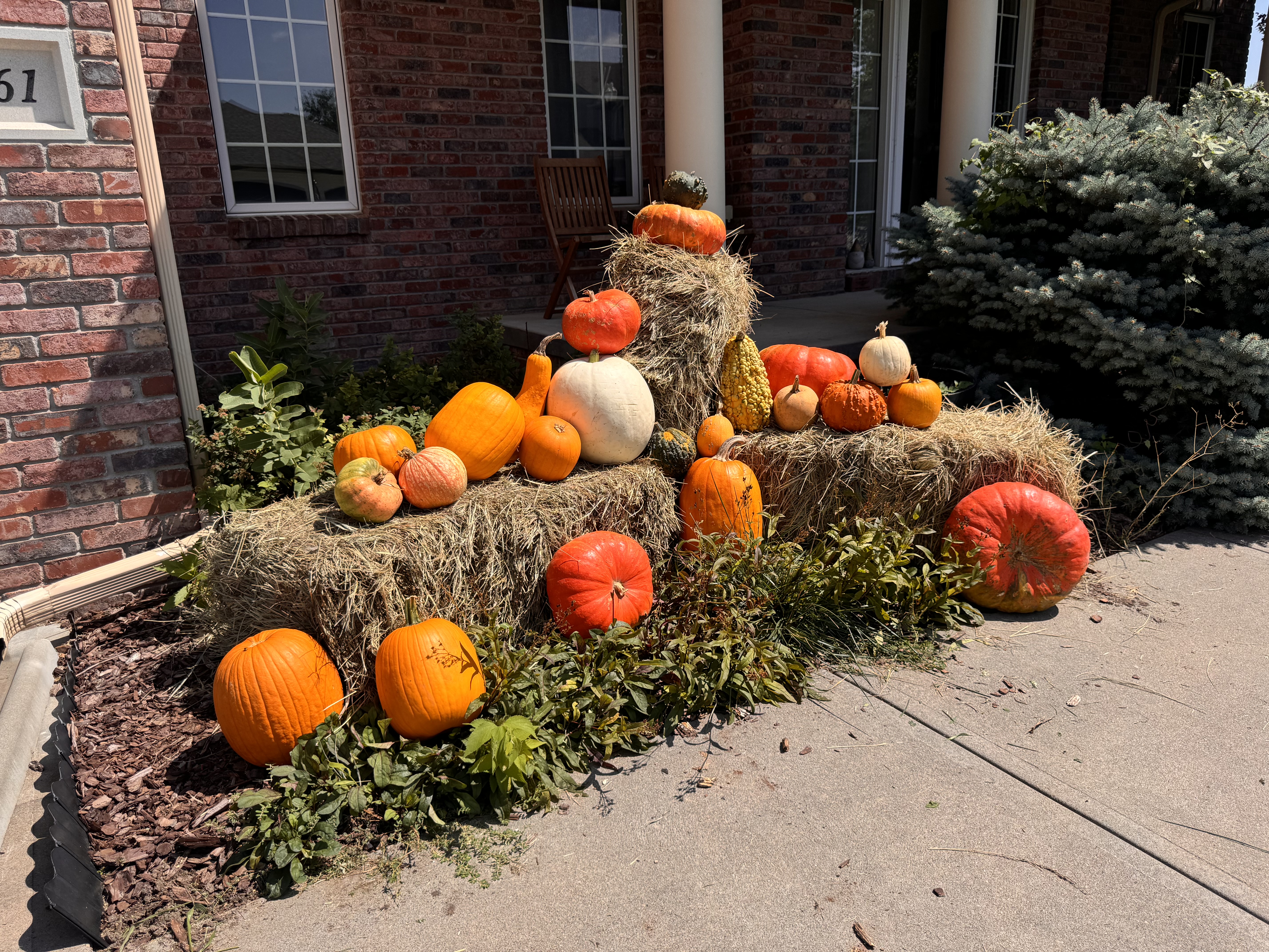 A real Omaha porch styled with the Prairie Harvest package