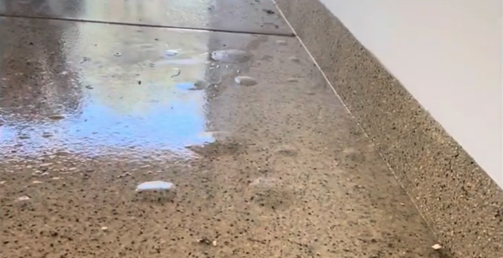 Epoxy floor failure example