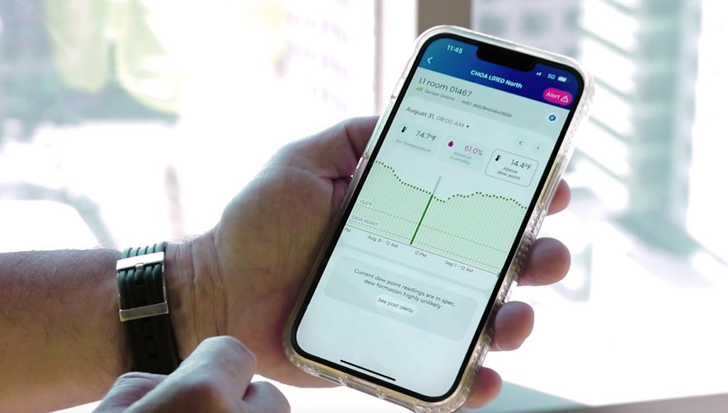CLīMIT app showing temperature and dew point readings