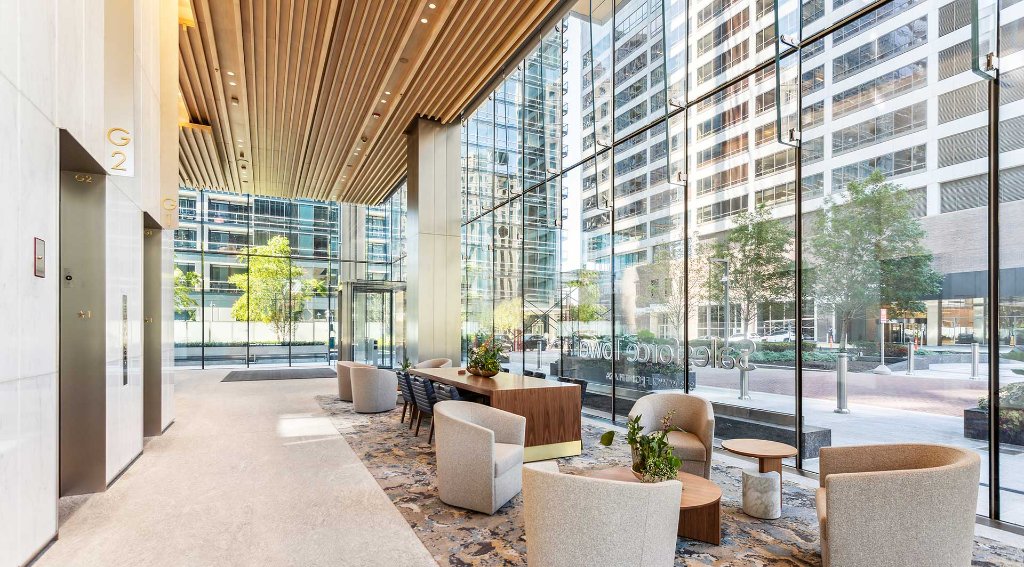 Salesforce Tower