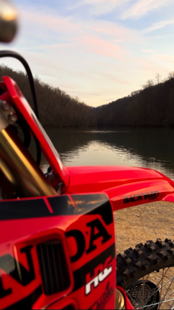Honda detail at lake