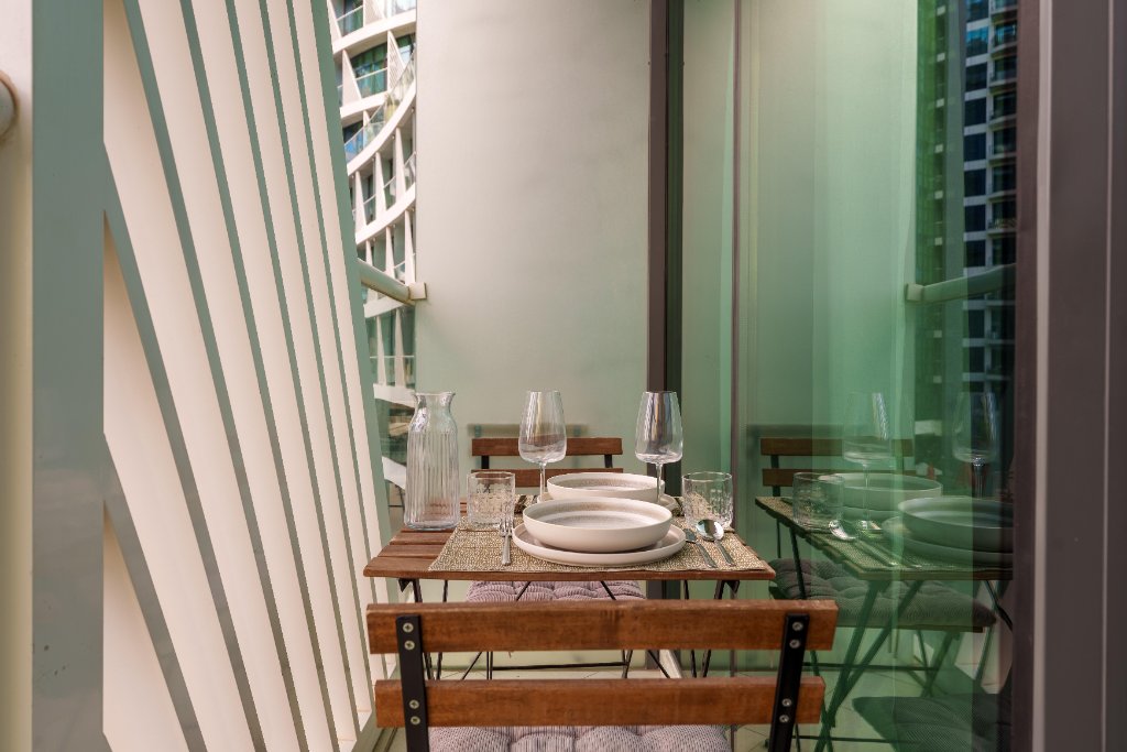 Balcony dining table