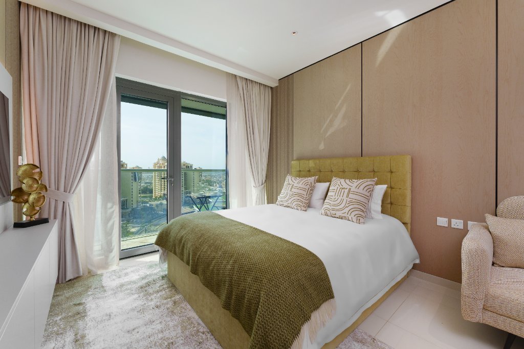 Bedroom with Palm Jumeirah view