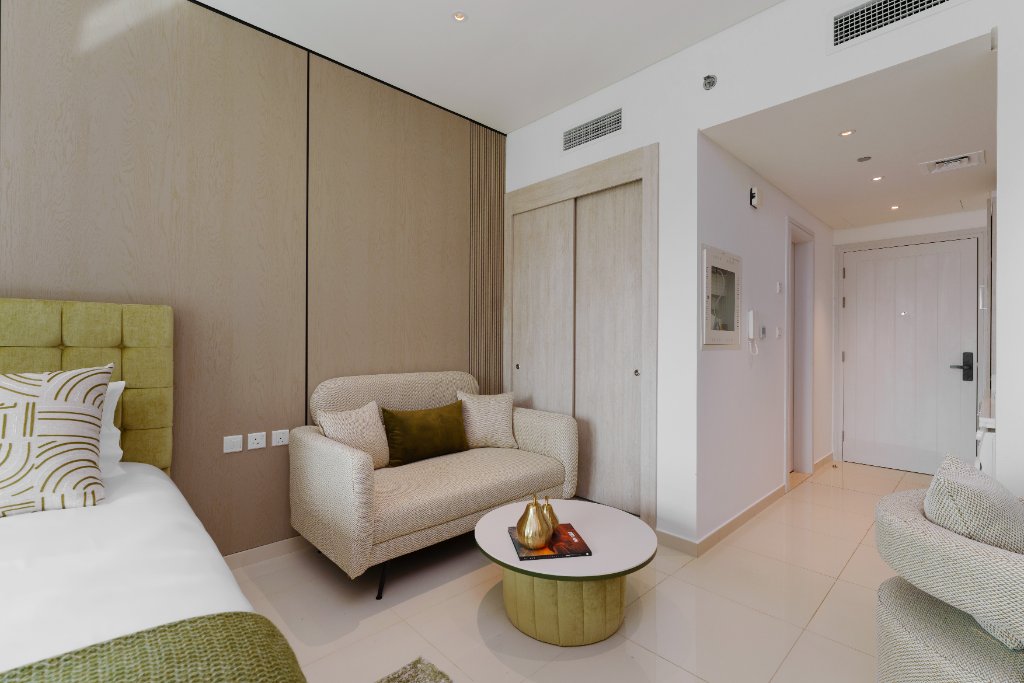 Sitting area and entrance