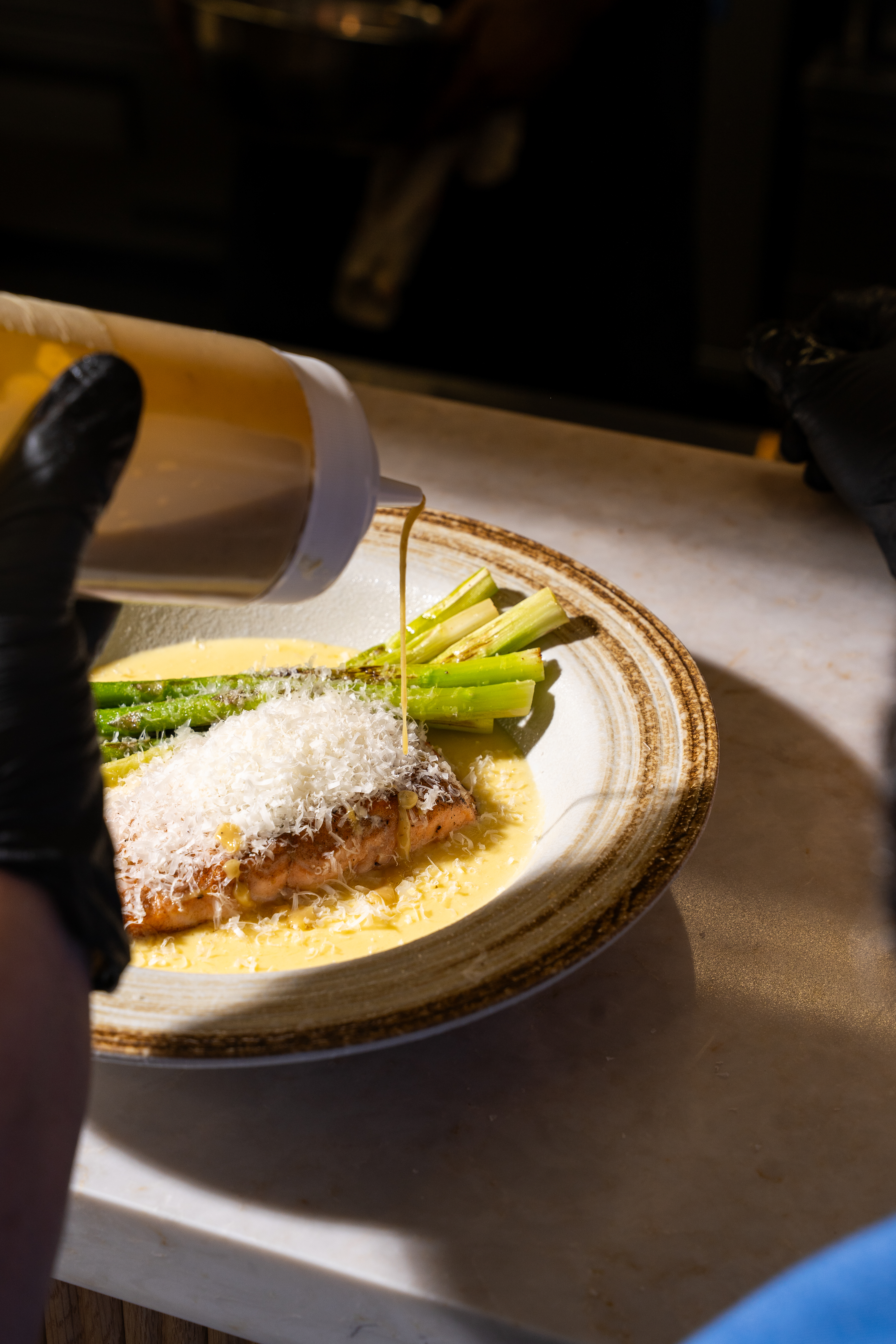 Seared salmon with asparagus