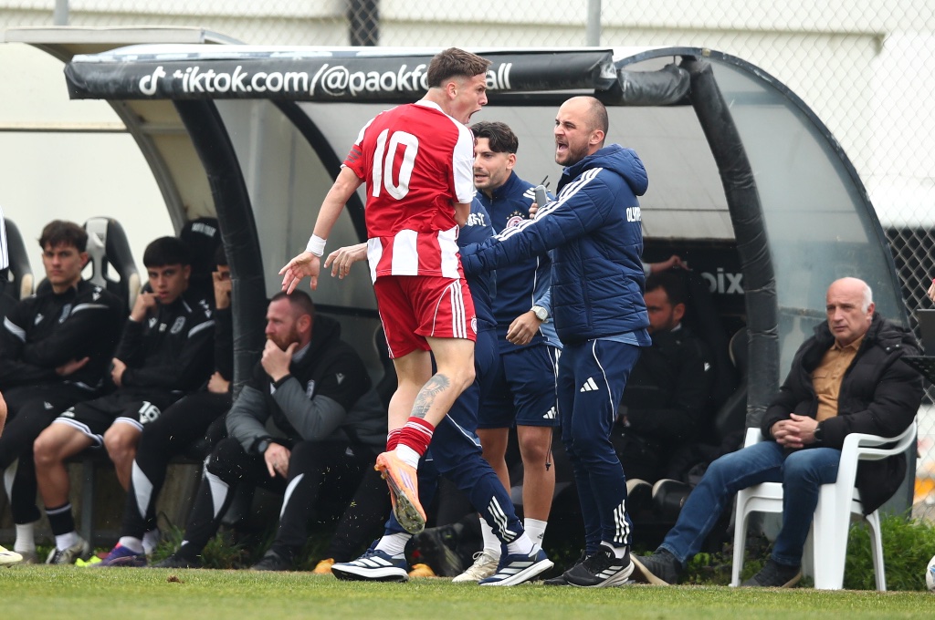 Alexandros celebrating goal vs PAOK