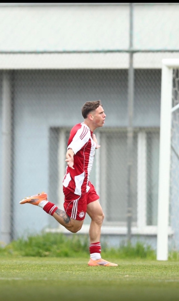 Alexandros sprinting — Olympiacos training