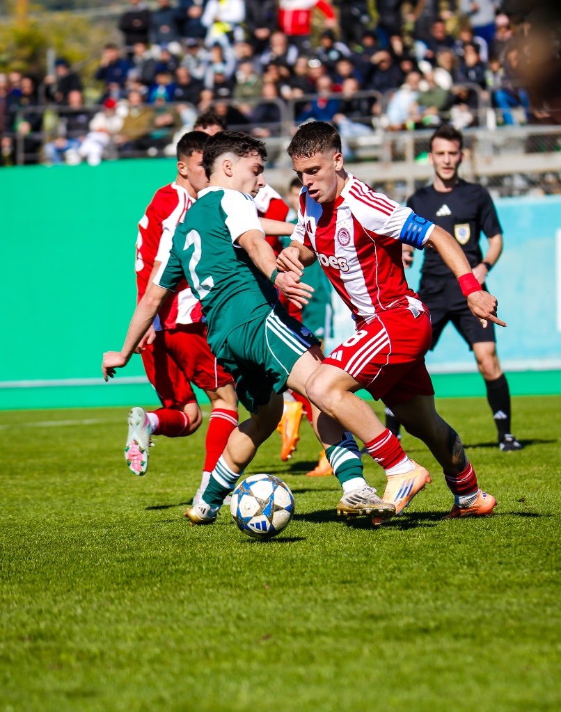 Alexandros cutting inside — Olympiacos
