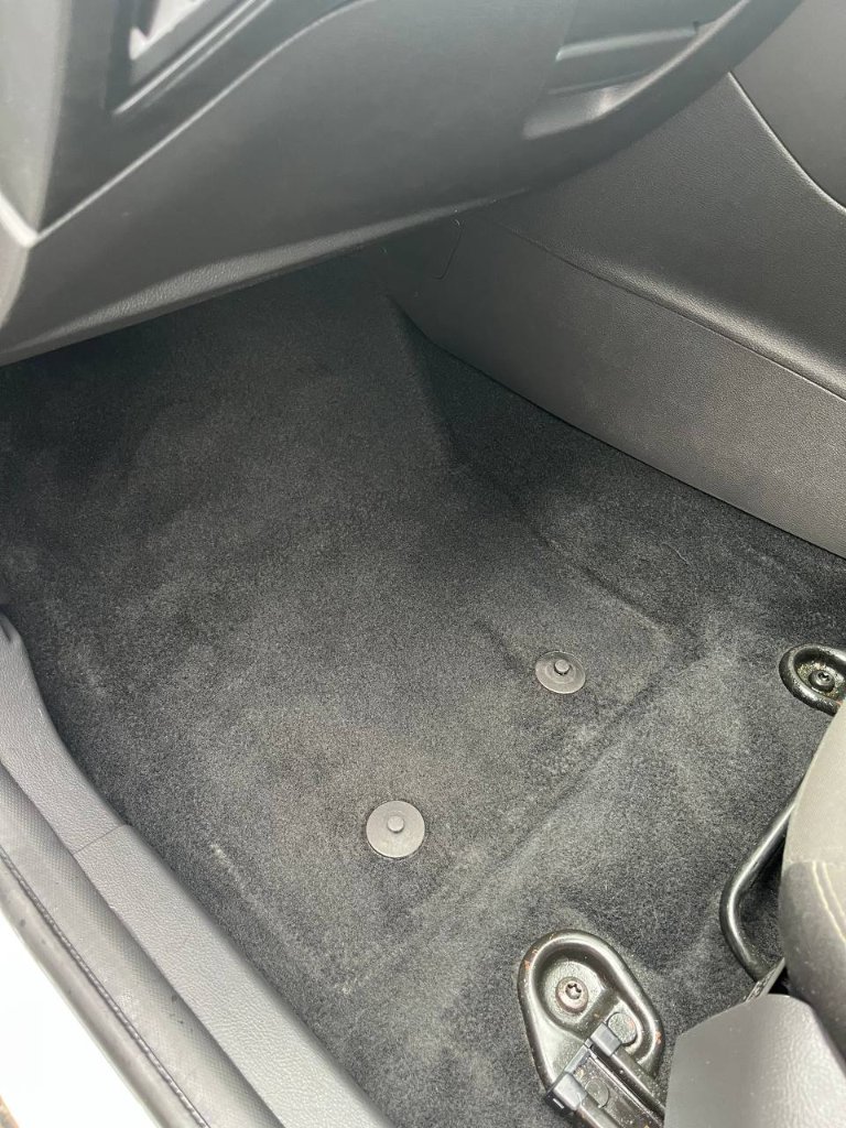 Car interior detailing — carpet & floor clean result — mobile valeting in Sligo