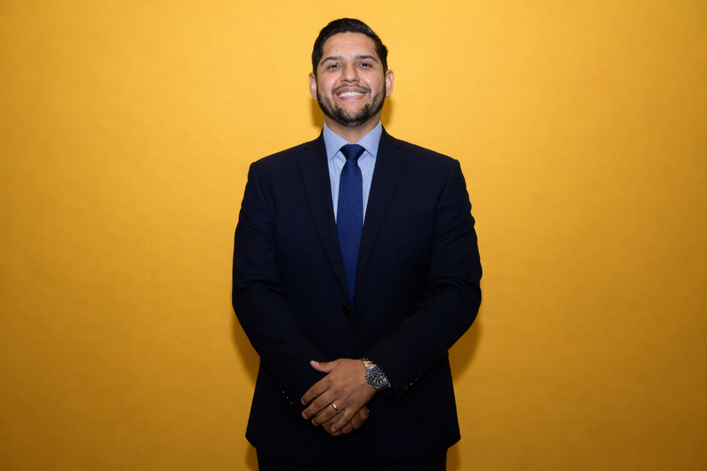 Empresario latino M1L