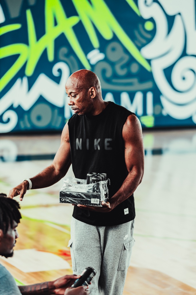 Eric Tillman at the SLAM Miami mural