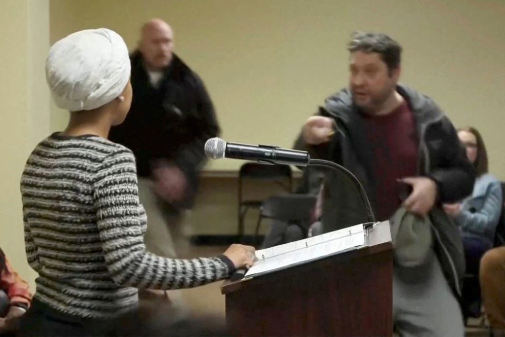 Man Admits to Spraying Rep. Ilhan Omar With Vinegar