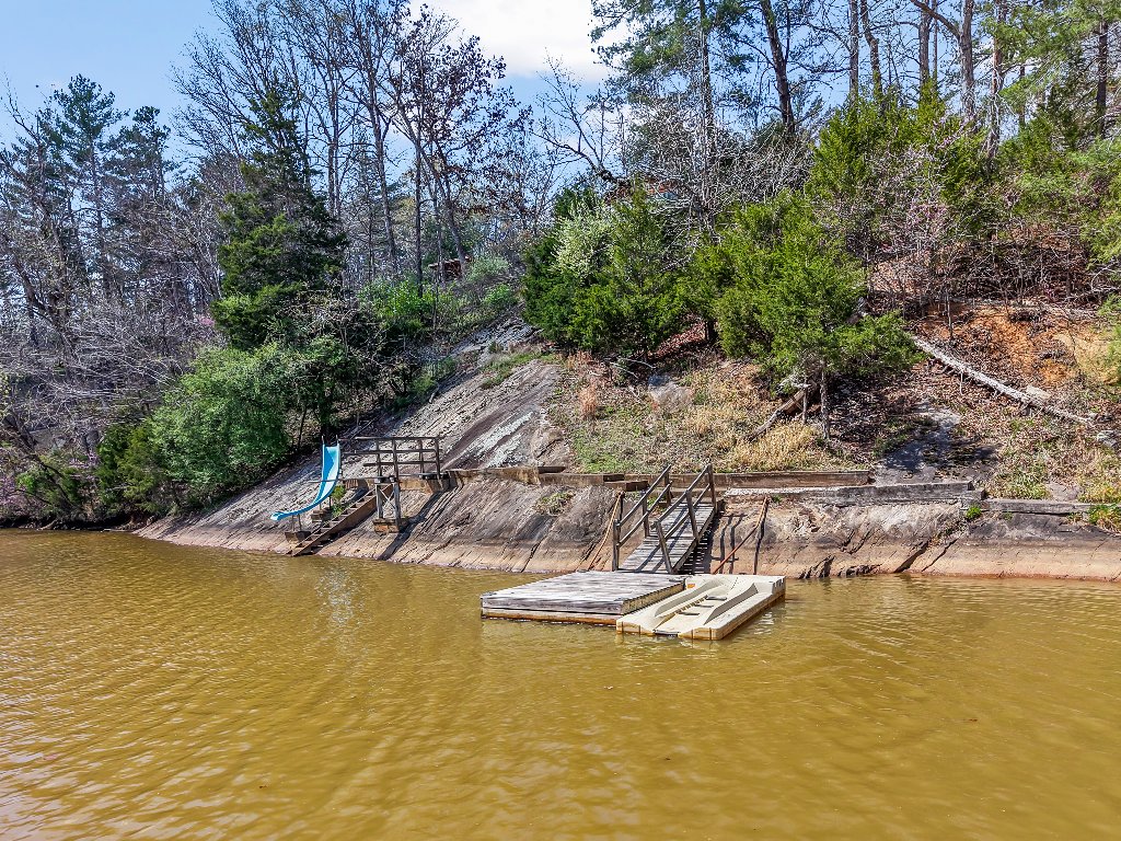 Floating dock