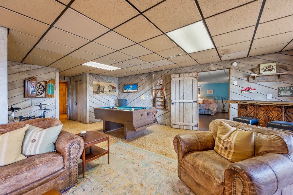 Lower level bar and pool table