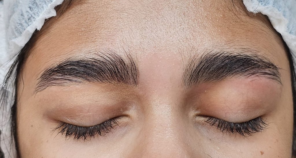 Diseño de Cejas - Después