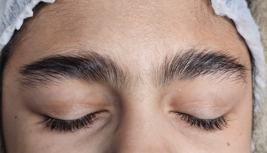 Diseño de Cejas - Antes