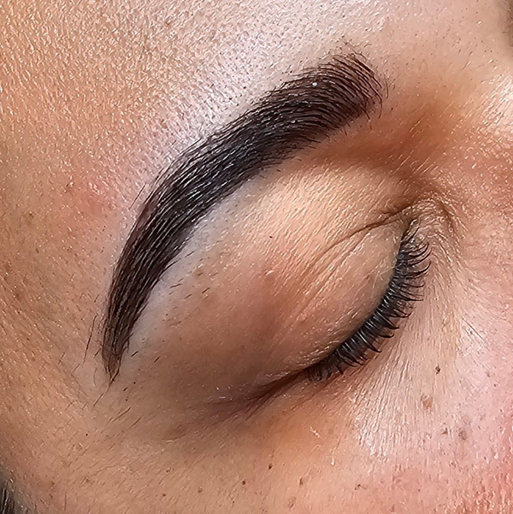 Laminación de Cejas - Después