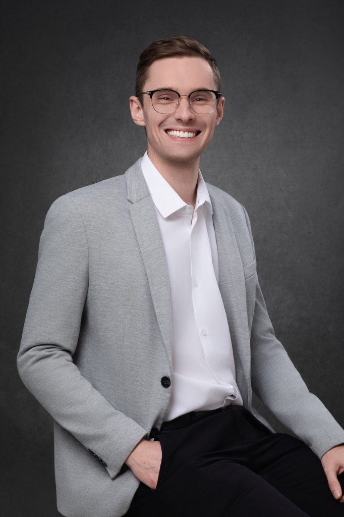 Julian - Founder & CEO of Englisher