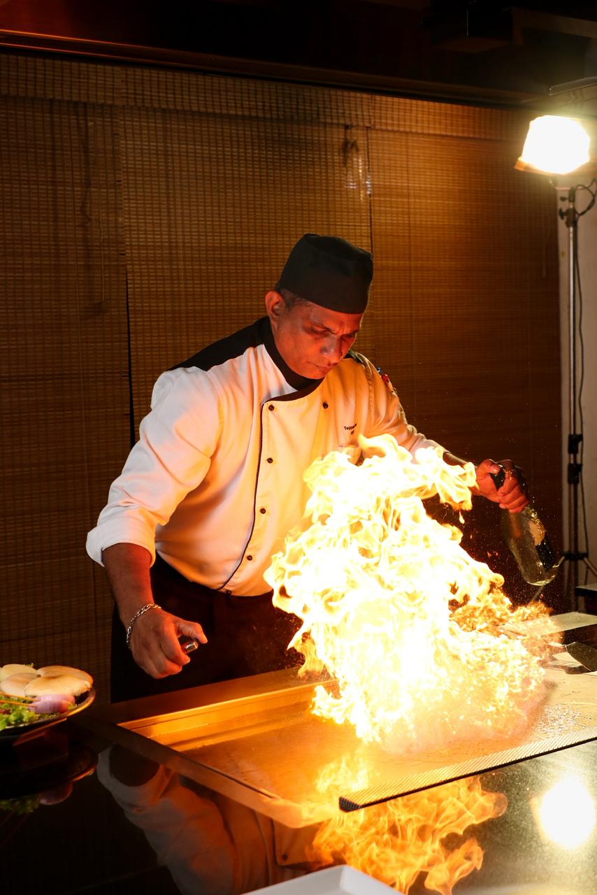 Teppanyaki chef cooking at Ginza Hohsen - live Japanese grill experience in Colombo