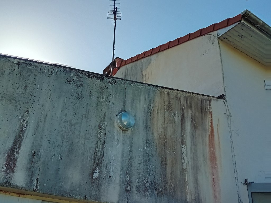 Façade encrassée avant nettoyage