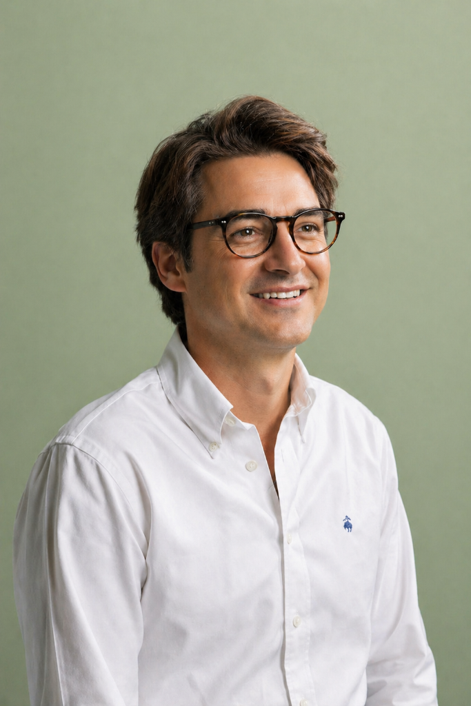 Dr. Álvaro Medina