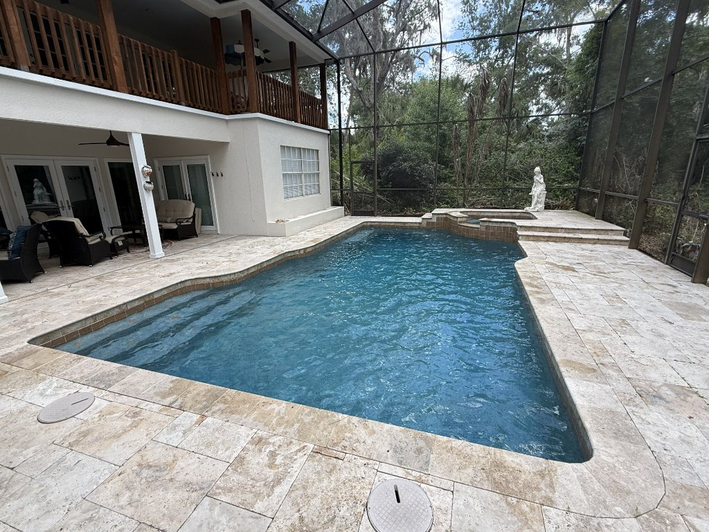 Pool with Spa & Water Feature