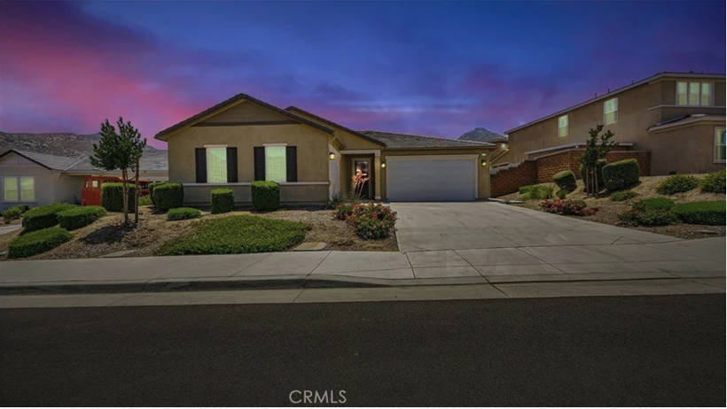 Single family home at 21175 Packing House Ct, Riverside — recently closed property represented by Devin Soliz
