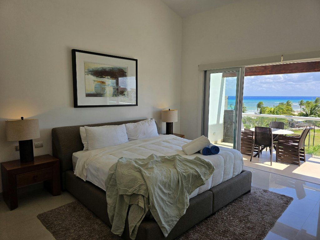 Coastal retreat with ocean view