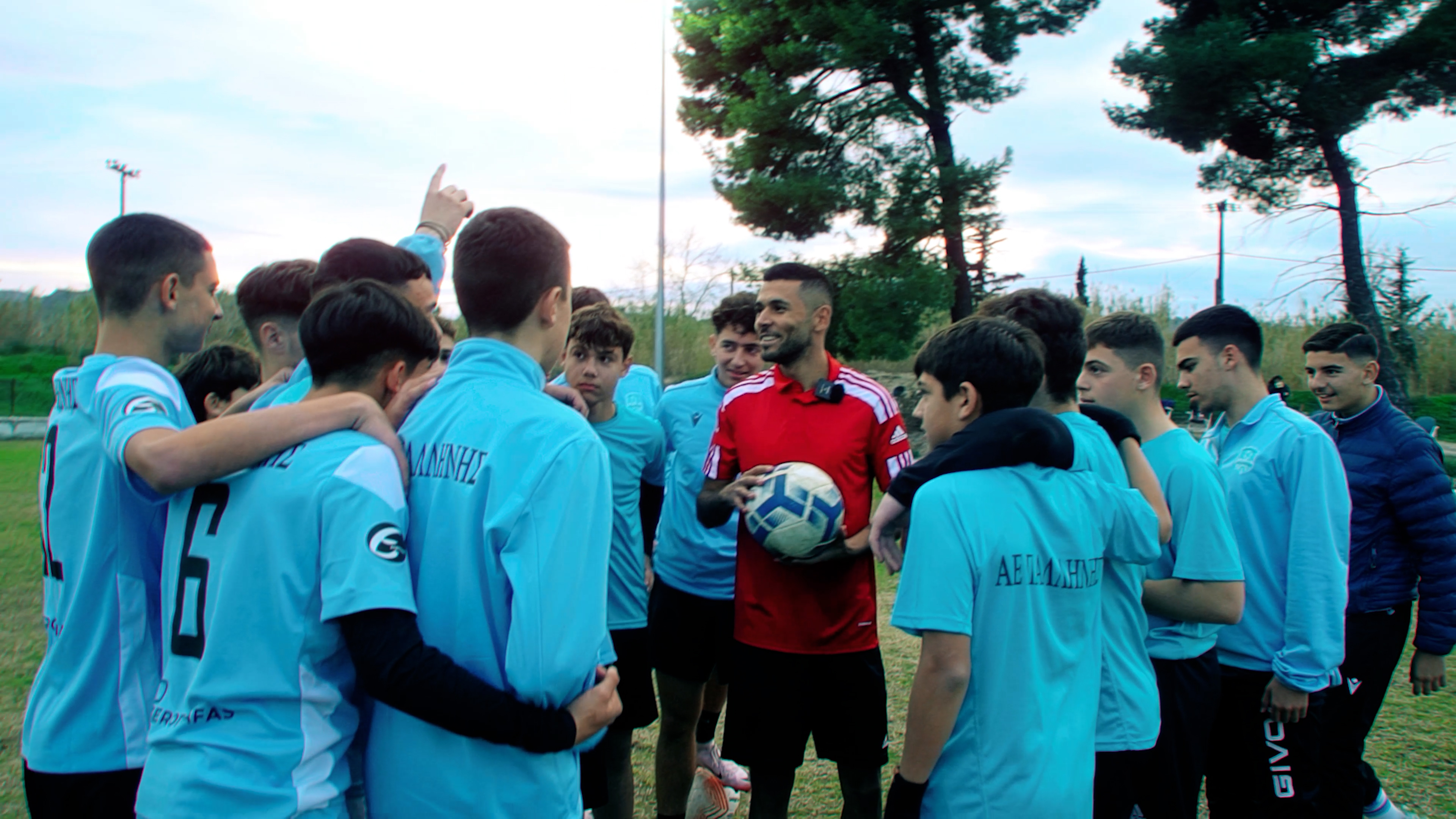 YOUTUBE CONTENT & FOOTBALL CHALLENGES