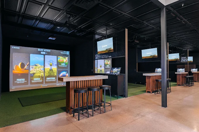 Pace Golf Lounge 6