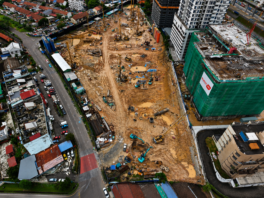 Causewayz Square Q3 2026 construction update — piling rigs and materials staging along project boundary