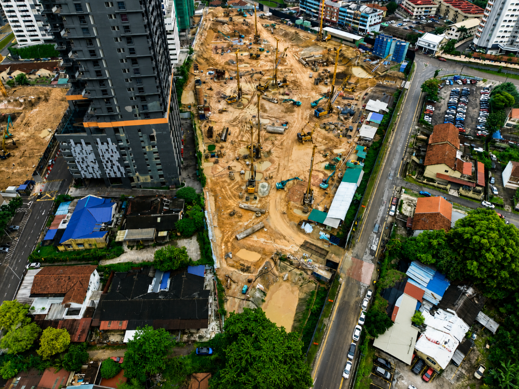 Causewayz Square Q3 2026 site progress — full-site piling works and crane deployment in Johor Bahru