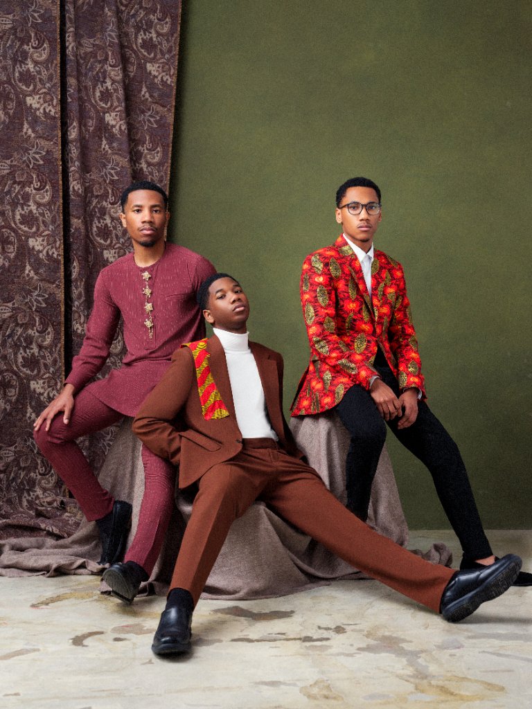 Family portrait by Sophia Barrett Studios