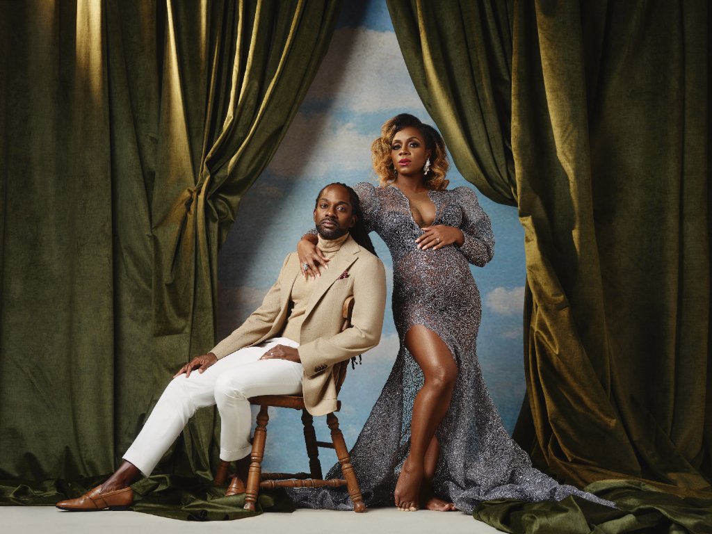 Maternity portrait by Sophia Barrett Studios
