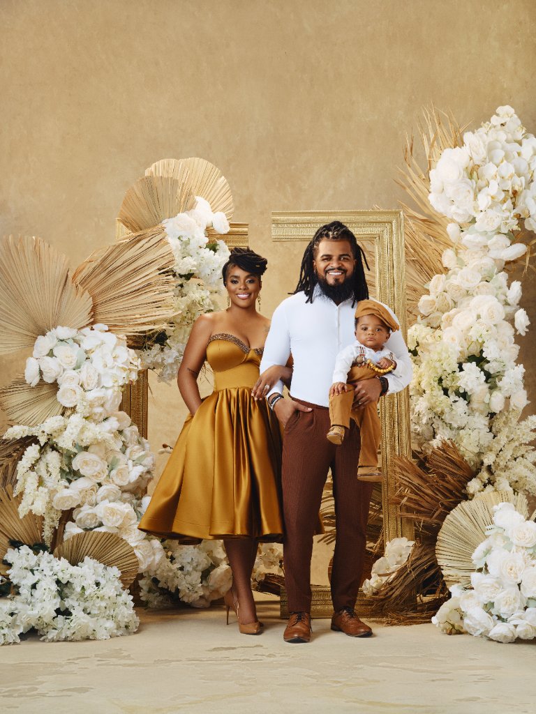 Family portrait by Sophia Barrett Studios