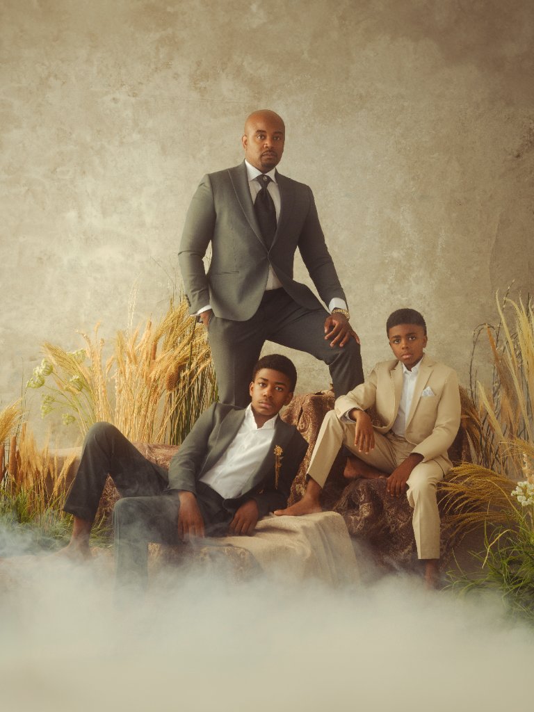 Family portrait by Sophia Barrett Studios