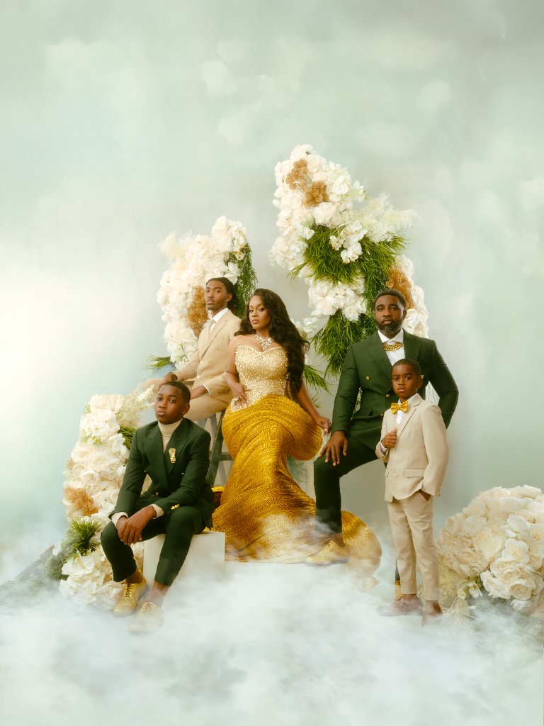 Family portrait by Sophia Barrett Studios