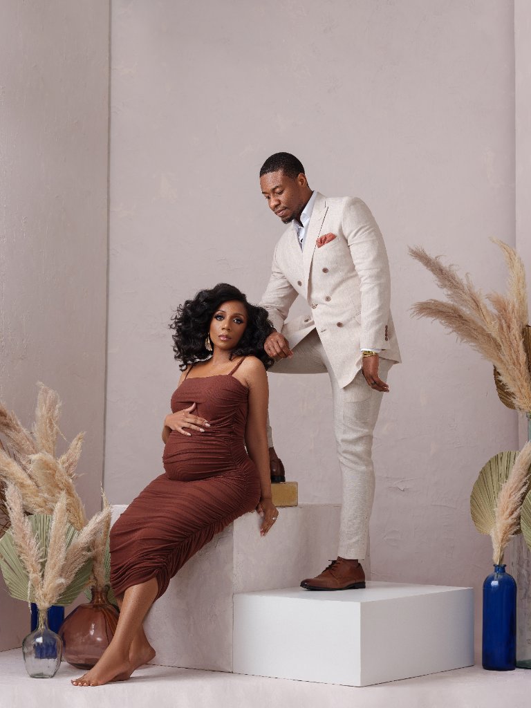 Maternity portrait by Sophia Barrett Studios