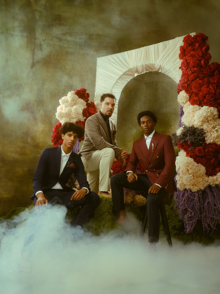 Family portrait by Sophia Barrett Studios