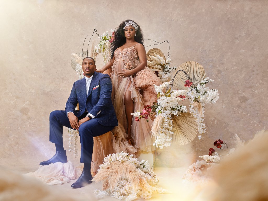 Maternity portrait by Sophia Barrett Studios