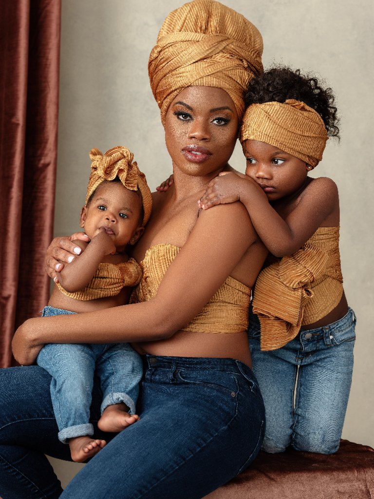 Family portrait by Sophia Barrett Studios