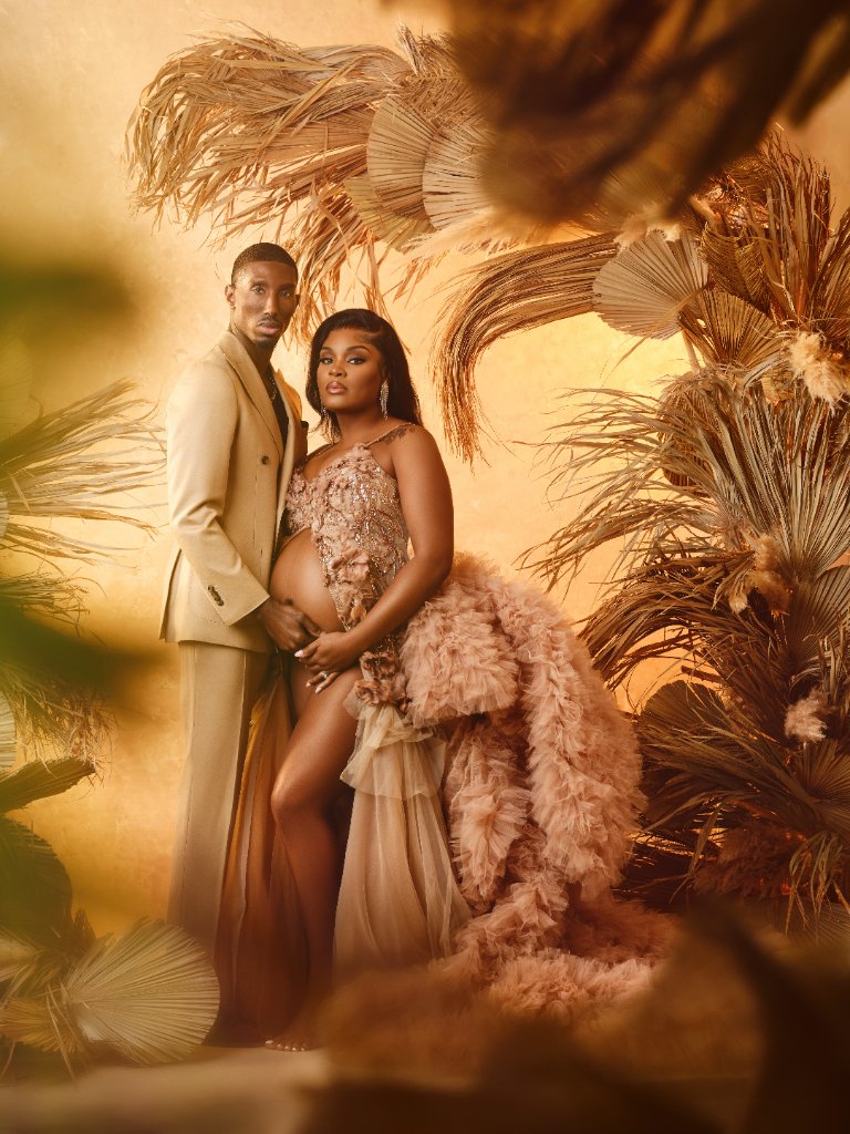 Maternity portrait by Sophia Barrett Studios
