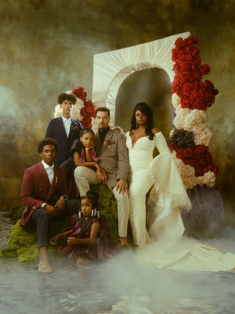 Family portrait by Sophia Barrett Studios