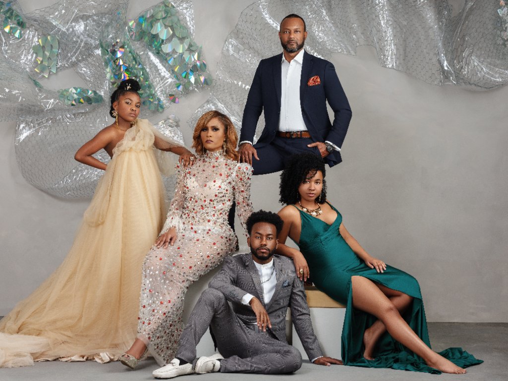 Family portrait by Sophia Barrett Studios