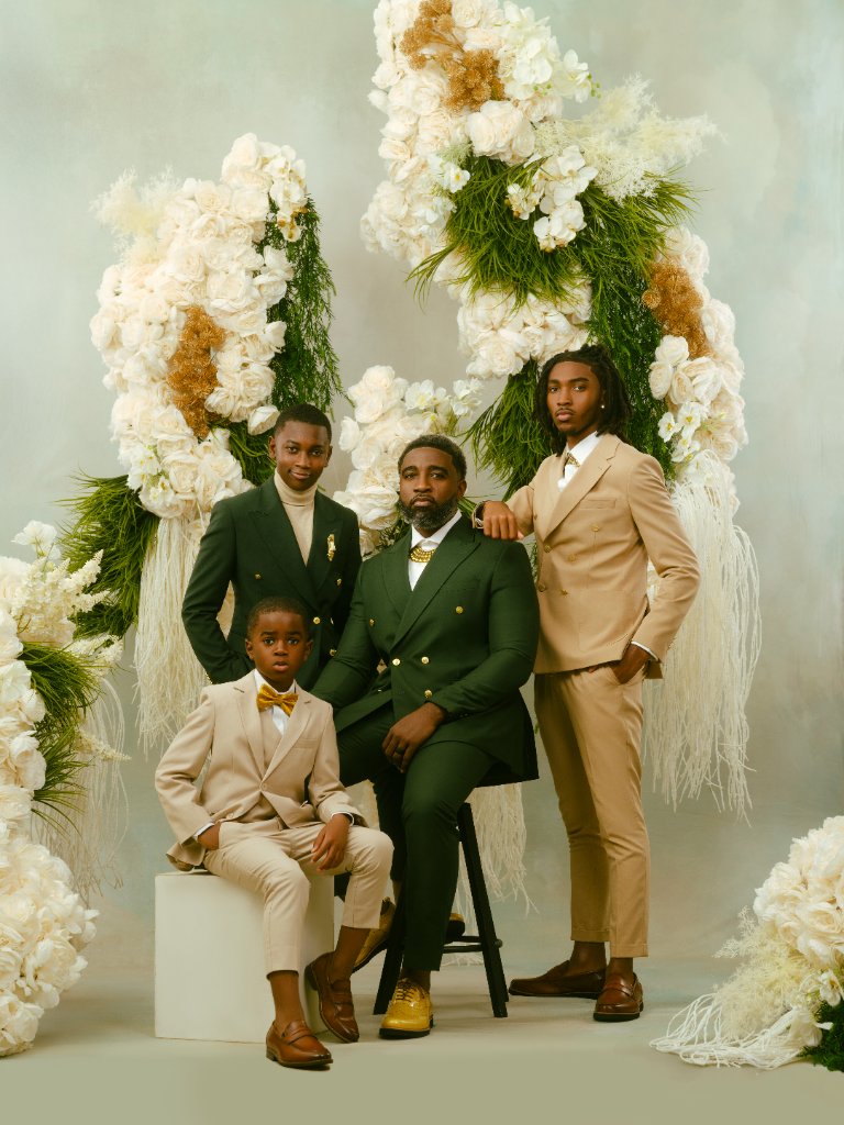 Family portrait by Sophia Barrett Studios