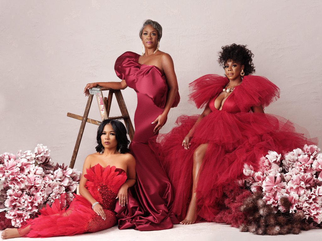 Family portrait by Sophia Barrett Studios