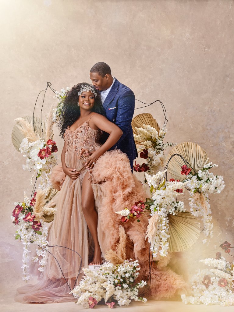 Maternity portrait by Sophia Barrett Studios