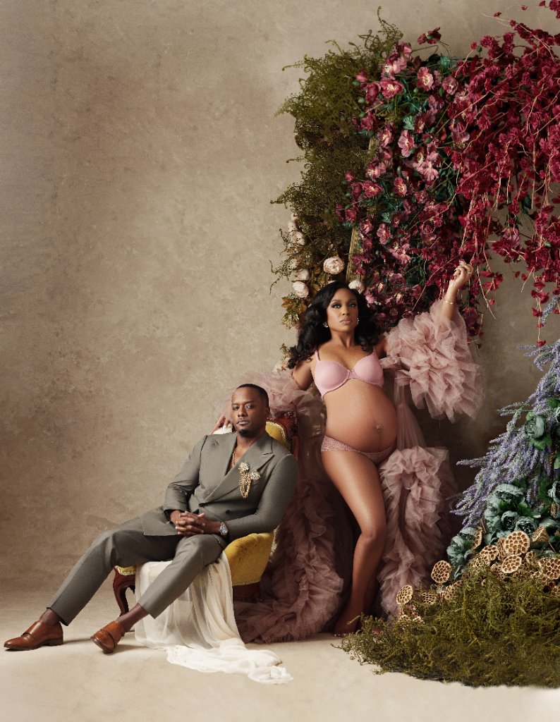 Maternity portrait by Sophia Barrett Studios