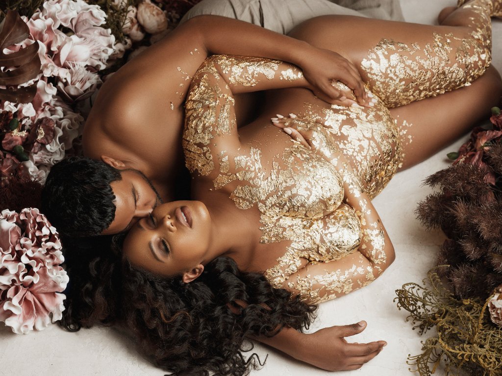 Maternity portrait by Sophia Barrett Studios