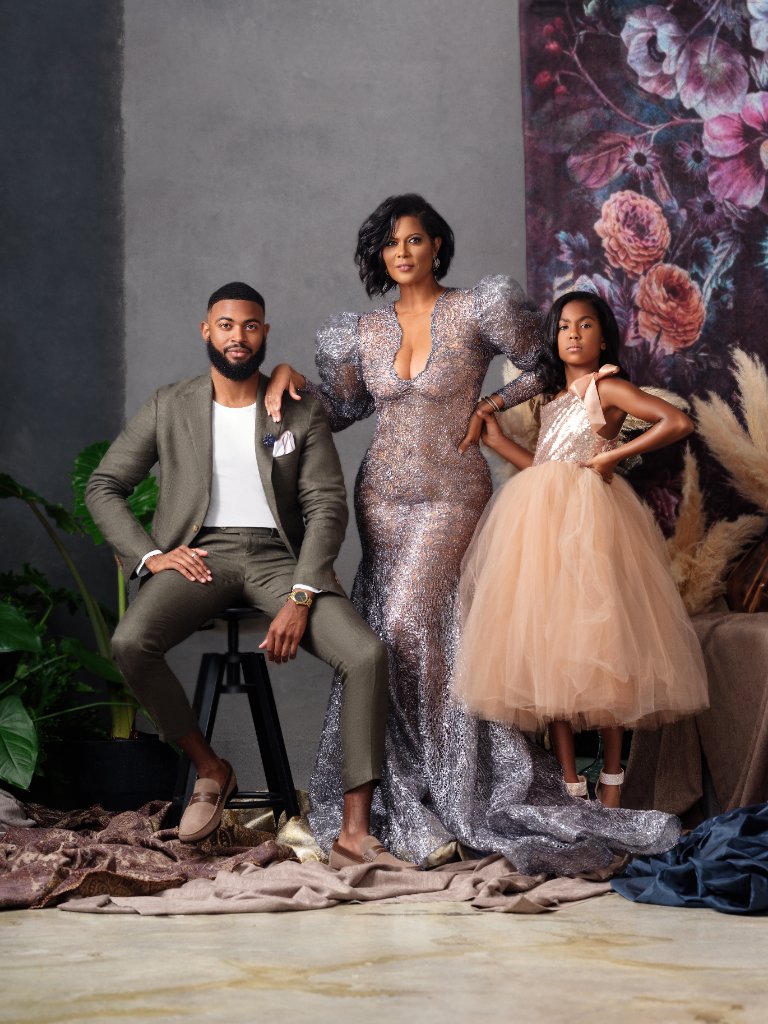 Family portrait by Sophia Barrett Studios
